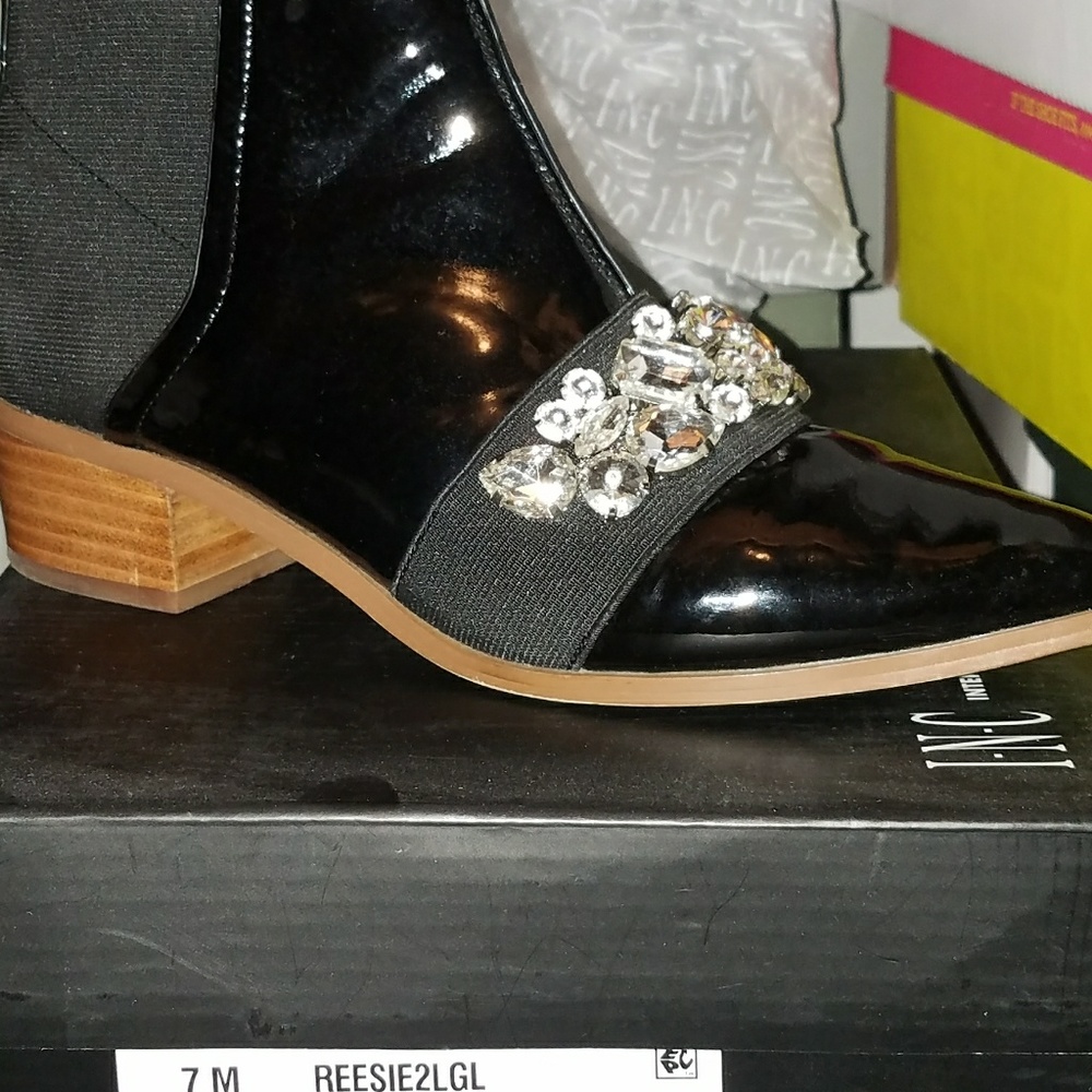 Shoes - Picture 4 of 8